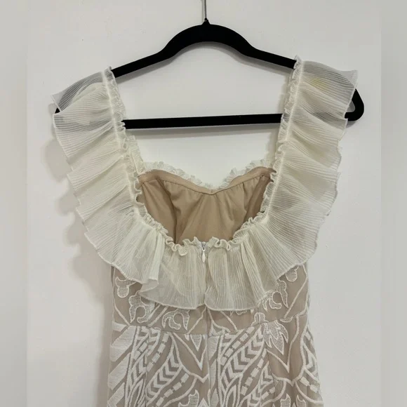 Saint and Secrets DREAMY OFF-SHOULDER HIGH-LOW HEM DRESS WHITE - Picture 7 of 13